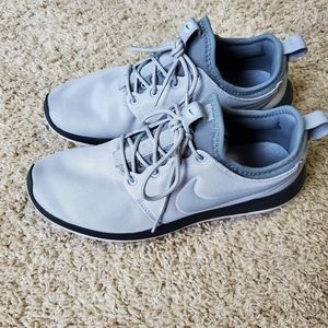 Nike women's Roshe 1 shoe